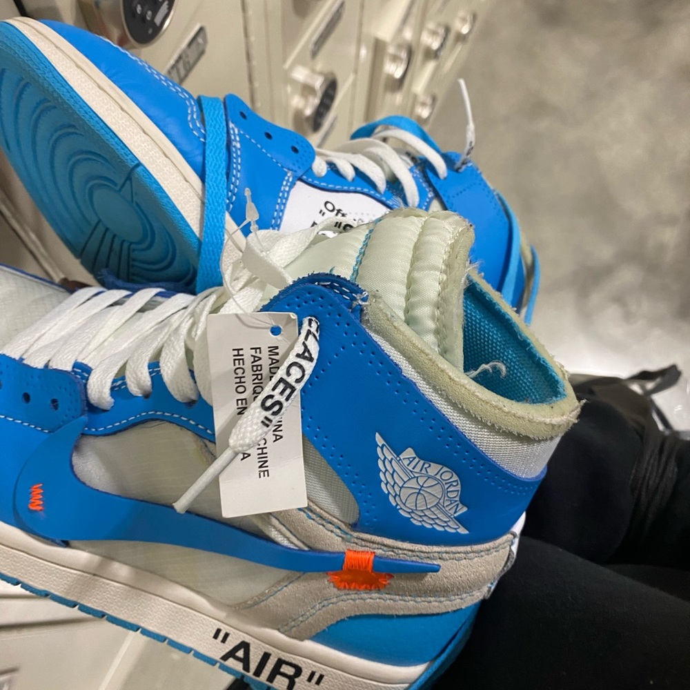 Off-White x Air Jordan 1 Retro High OG 'UNC'